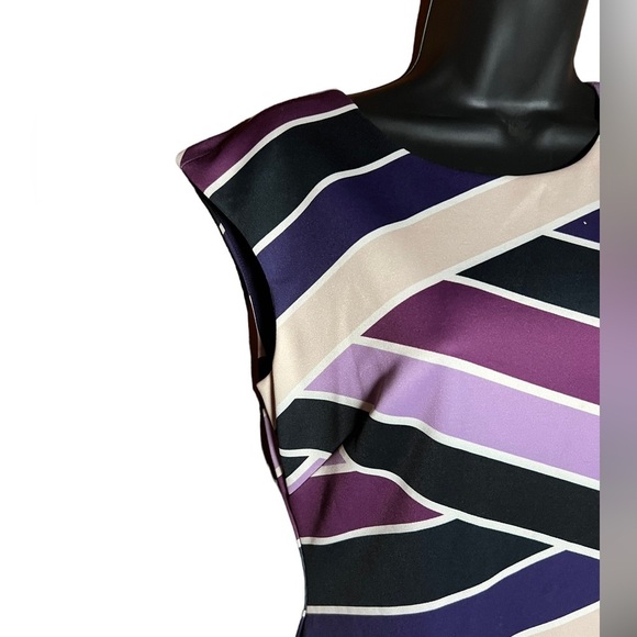 ✅Vince Camuto Purple Cream Graphic Capped Sleeve Dress NWOT - Picture 2 of 3